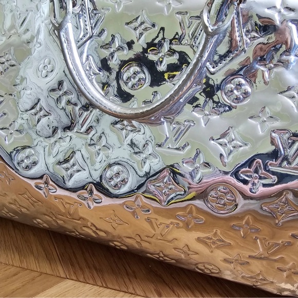 Louis Vuitton Limited Edition Silver Monogram Miroir Speedy 35 - Picture 6 of 13